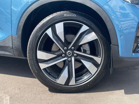 Used 2023 Volvo XC40 B5 Ultimate w/ Protection Package Premier AWD/4WD image 8