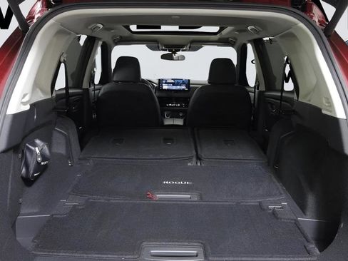 Used 2024 Nissan Rogue SL w/ SL Premium Package FWD image 15