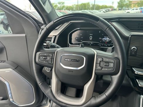 Used 2025 GMC Sierra 1500 Denali image 8