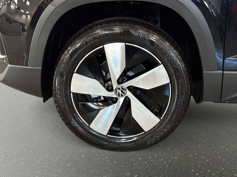 New 2026 Volkswagen Taos S image 9