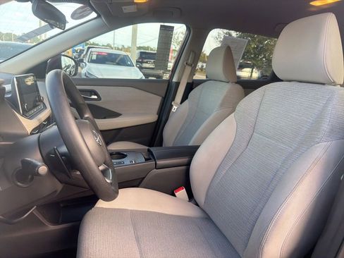 Certified 2022 Nissan Rogue SV image 18