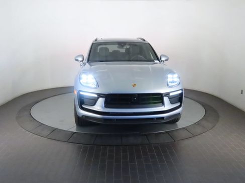 Certified 2026 Porsche Macan AWD/4WD image 10