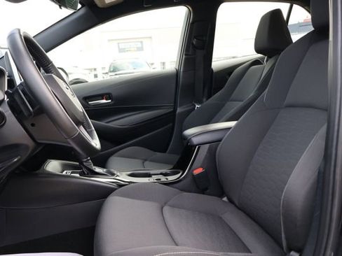 Used 2025 Toyota Corolla SE image 9