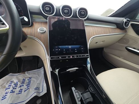 Used 2025 Mercedes-Benz C 300 Sedan image 5