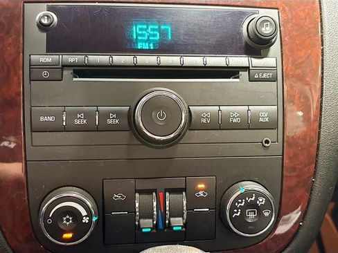Used 2010 Chevrolet Impala LT FWD image 12