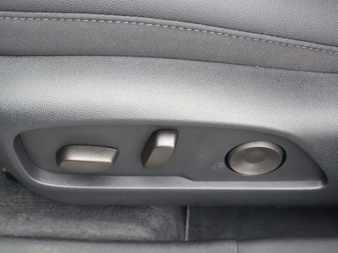 New 2026 Chevrolet Equinox LT w/ Convenience Package II FWD image 17