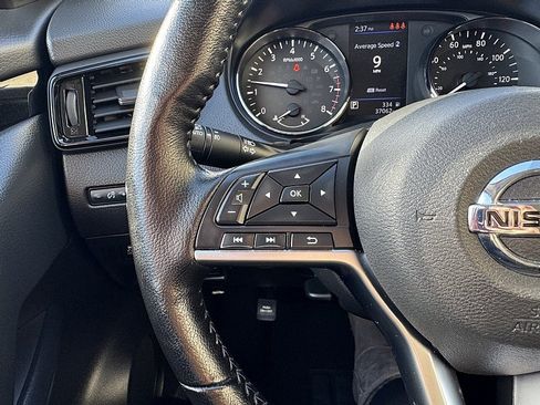 Used 2022 Nissan Rogue Sport SV AWD/4WD image 16