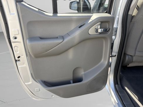 Used 2019 Nissan Frontier SV AWD/4WD image 21