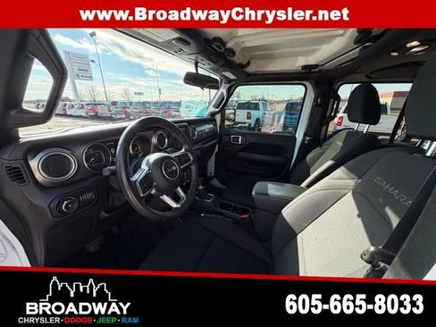 Used 2019 Jeep Wrangler Unlimited Sahara w/ Safety Group image 14