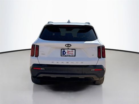 Used 2021 Kia Sorento S w/ Panoramic Sunroof Package image 6