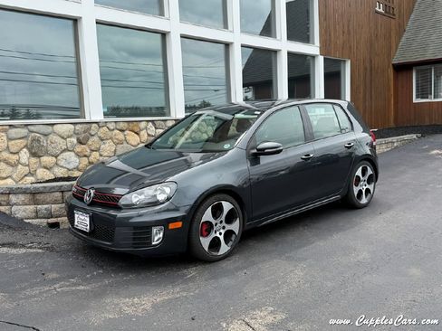 Used 2011 Volkswagen Golf 4-Door FWD image 1