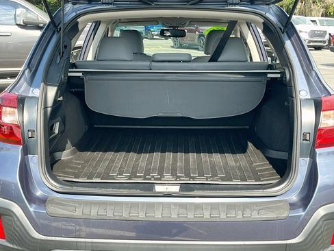 Used 2018 Subaru Outback 2.5i Limited AWD/4WD image 27
