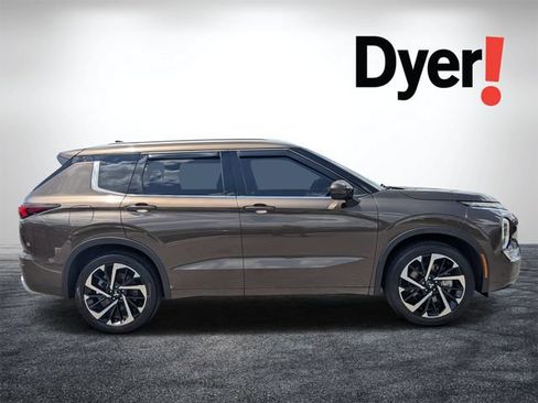 Used 2024 Mitsubishi Outlander SEL FWD image 2