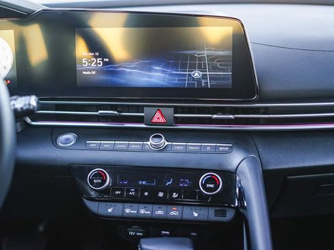 Certified 2025 Hyundai Elantra SEL w/ Cargo Package image 13