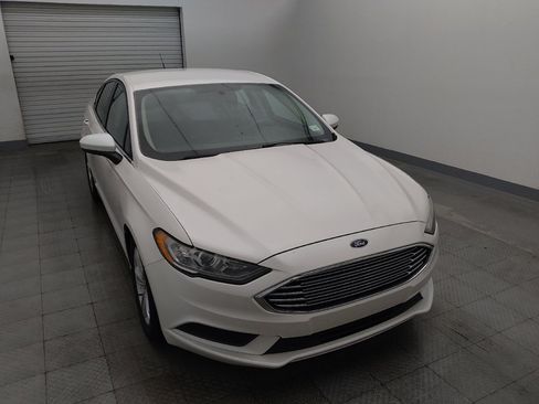 Used 2018 Ford Fusion SE FWD image 14