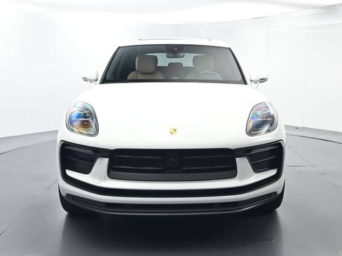 Certified 2025 Porsche Macan AWD/4WD image 18