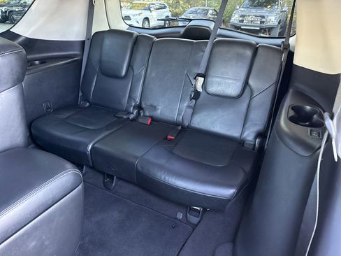 Used 2017 INFINITI QX80 4WD w/ Deluxe Technology Package image 16
