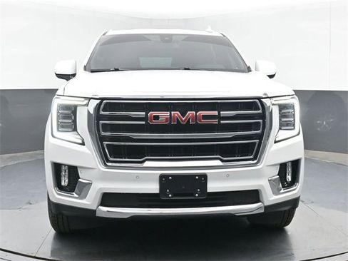 Used 2022 GMC Yukon XL SLT image 3