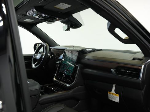 New 2026 GMC Yukon Denali w/ Denali Reserve Package AWD/4WD image 21
