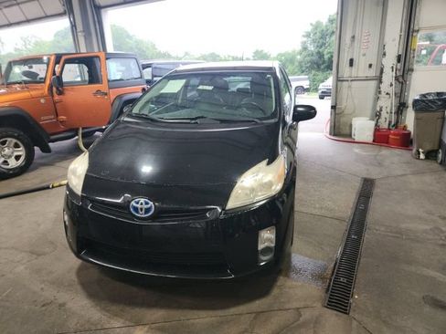 Used 2010 Toyota Prius Two FWD image 2