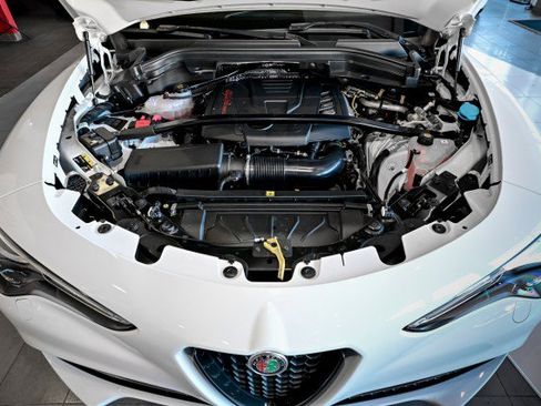 Used 2023 Alfa Romeo Stelvio Veloce image 52