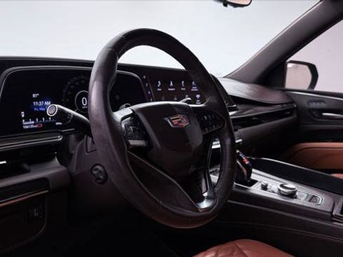 Used 2022 Cadillac Escalade Premium Luxury RWD image 24