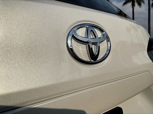 Used 2026 Toyota Corolla Cross L image 29