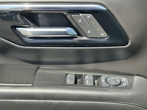 Used 2025 Chevrolet Tahoe Z71 AWD/4WD image 19
