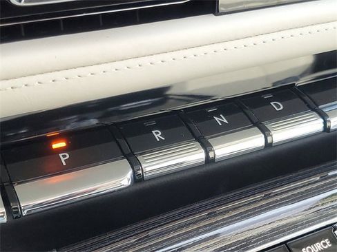 Used 2023 Lincoln Aviator Black Label w/ Jet Package image 28