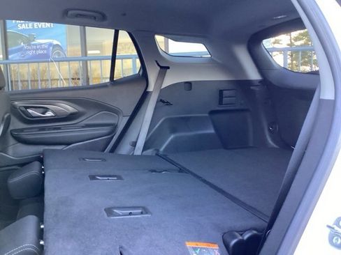Used 2024 GMC Terrain SLE image 27