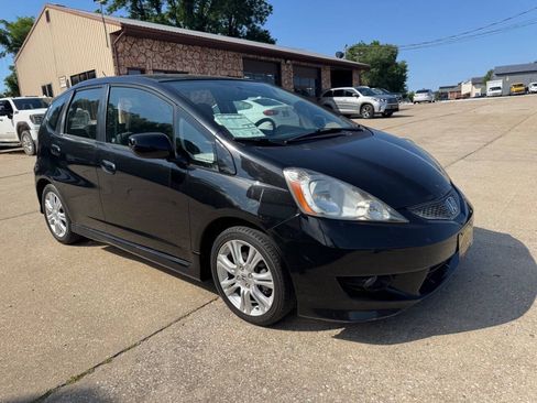 Used 2011 Honda Fit Sport image 3