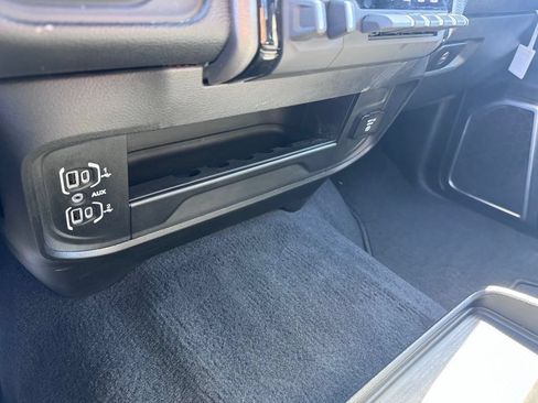 Used 2026 RAM 2500 Laramie AWD/4WD image 29
