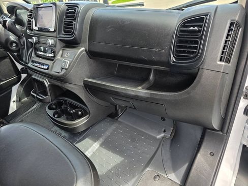 Used 2024 RAM ProMaster 2500 w/ Convenience Group FWD image 18