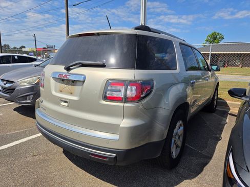 Used 2015 GMC Acadia SLE image 9