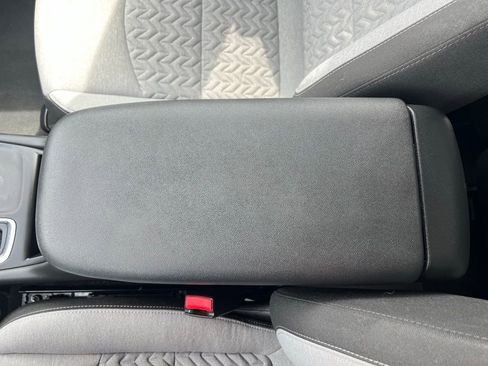 Used 2023 Chevrolet Equinox LT image 30