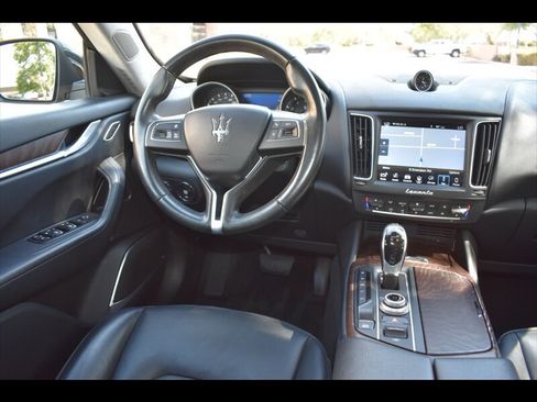 Used 2018 Maserati Levante AWD/4WD image 29