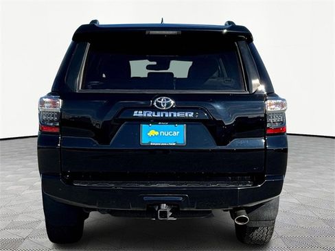 Used 2022 Toyota 4Runner SR5 Premium image 5