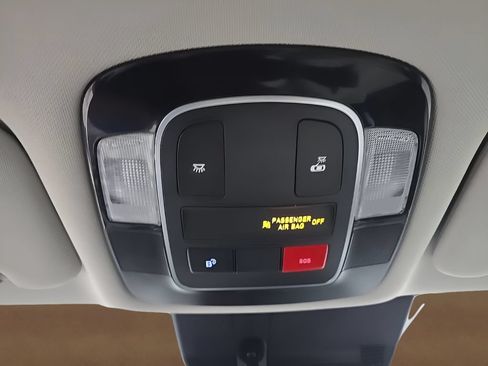 Used 2025 Hyundai Sonata SEL FWD image 38