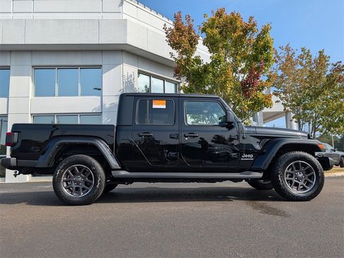 Used 2021 Jeep Gladiator Overland w/ Popular Equipment Package image 3