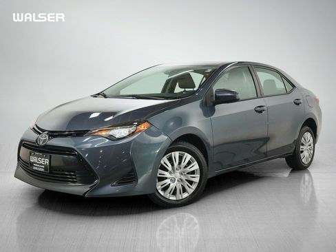 Used 2017 Toyota Corolla LE FWD image 1