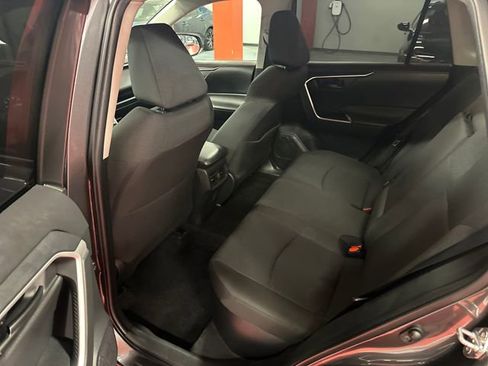 Used 2021 Toyota RAV4 LE AWD/4WD image 13