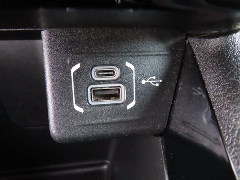 Used 2024 Jeep Compass Limited image 7