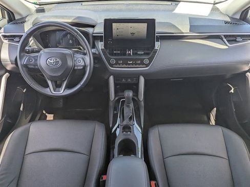 Used 2025 Toyota Corolla Cross XLE FWD image 14