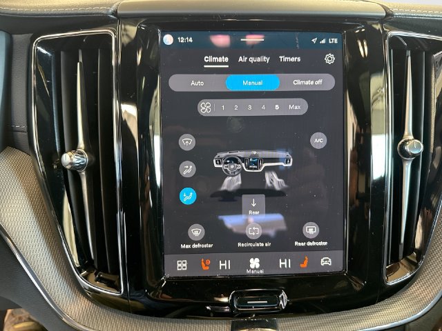 Certified 2024 Volvo XC60 B5 Ultimate w/ Climate Package AWD/4WD image 21
