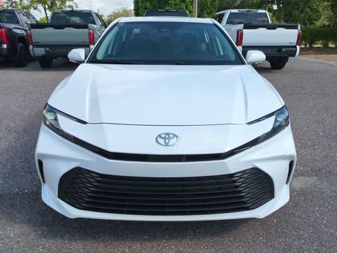 Used 2025 Toyota Camry LE FWD image 9