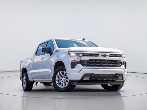 Used 2023 Chevrolet Silverado 1500 RST AWD/4WD image 2