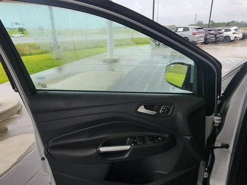 Used 2013 Ford Escape Titanium w/ Class II Trailer Tow Pkg FWD image 11