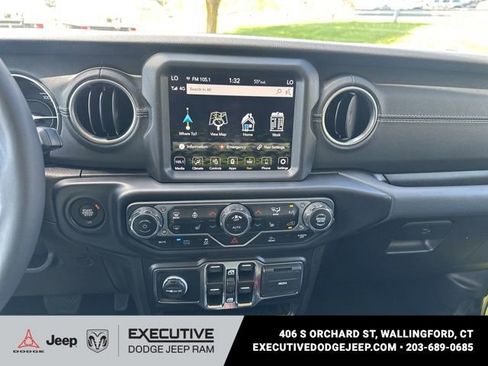 Used 2023 Jeep Wrangler Unlimited Sahara w/ Cold Weather Group AWD/4WD image 14