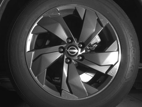 Used 2025 Nissan Rogue SV image 14