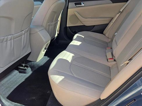 Used 2017 Hyundai Sonata SE image 18